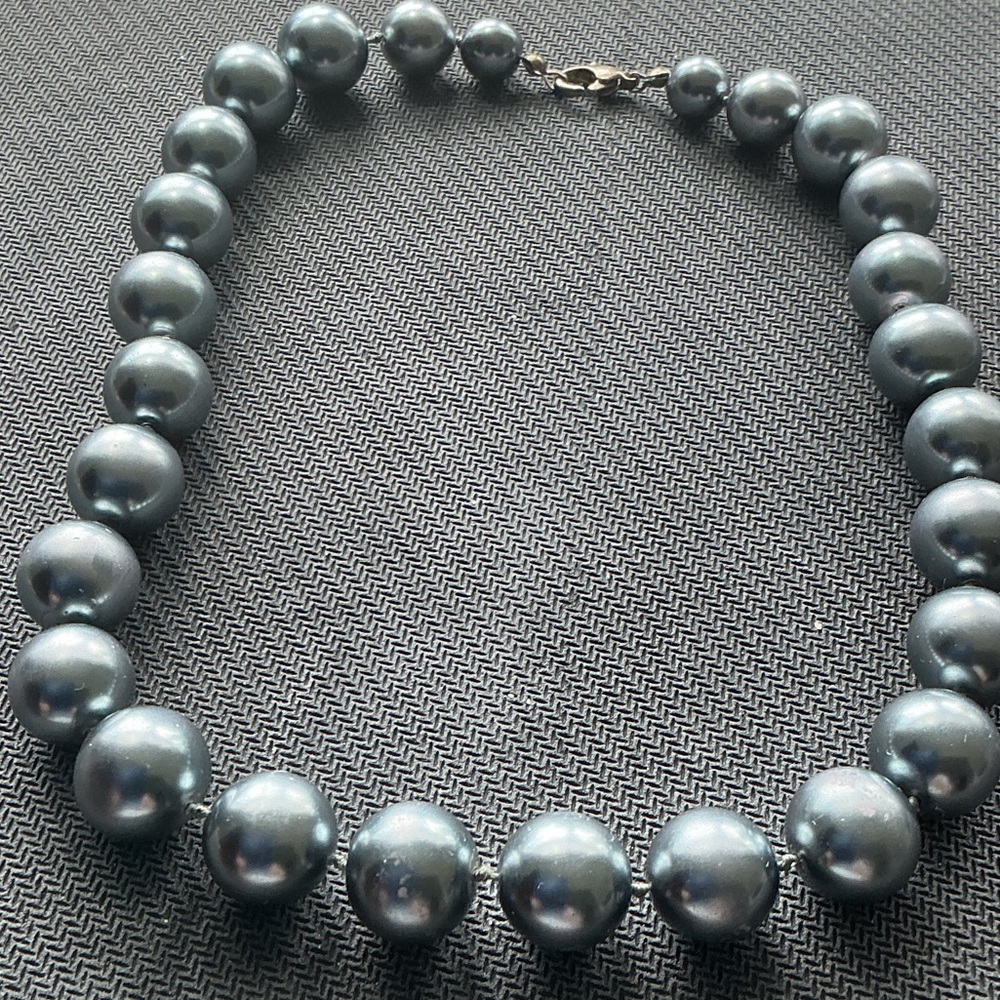 Elegant Silver Pearl Necklace